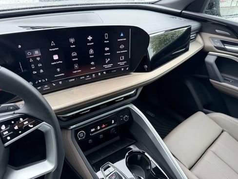 Used 2025 Audi Q5 Premium w/ Premium Plus AWD/4WD image 22