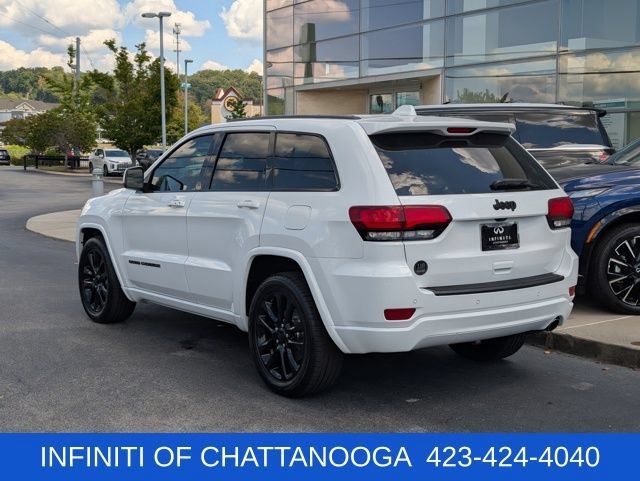 Used 2020 Jeep Grand Cherokee Altitude RWD image 3