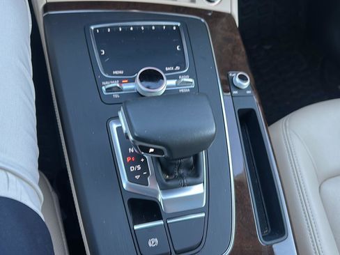 Used 2019 Audi Q5 2.0T Premium Plus w/ Premium Plus Package image 16