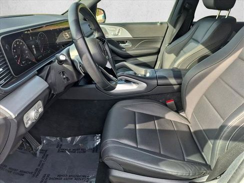 Used 2025 Mercedes-Benz GLS 450 4MATIC image 17