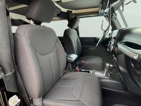 Used 2016 Jeep Wrangler Sport image 18