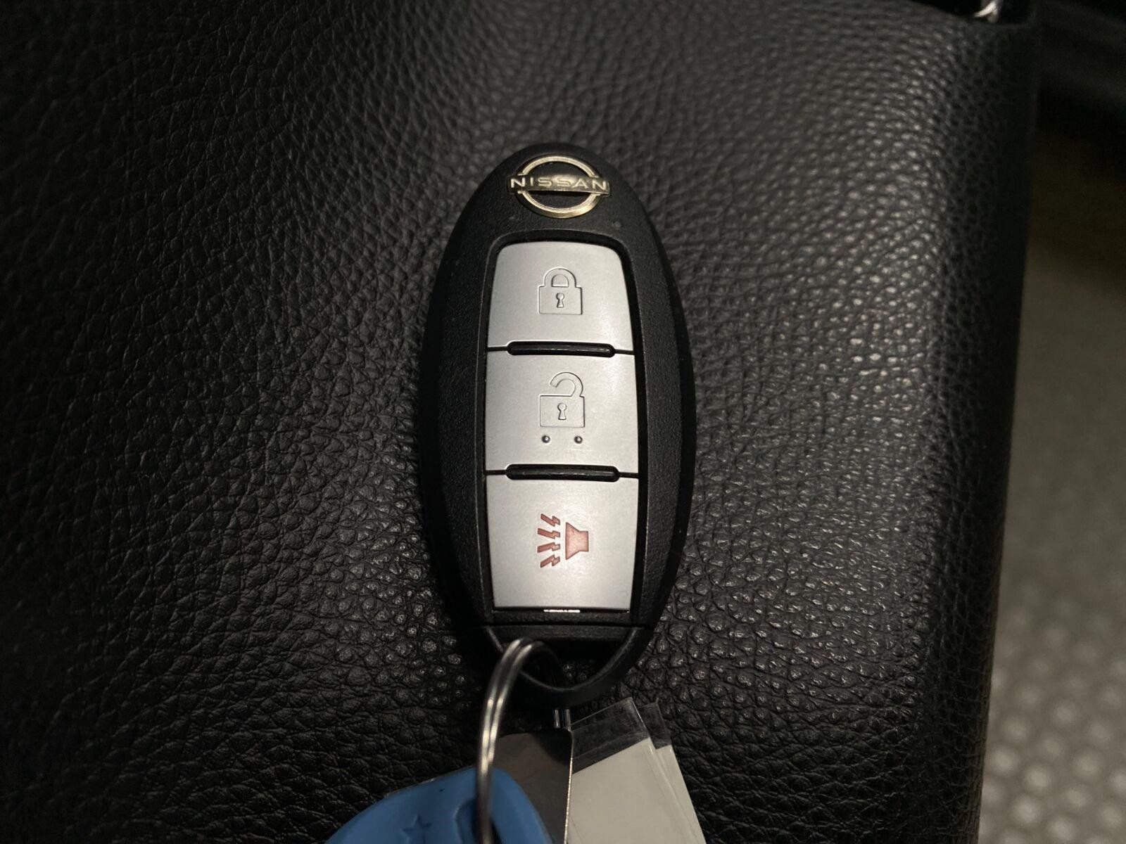 Used 2022 Nissan Pathfinder S AWD/4WD image 28