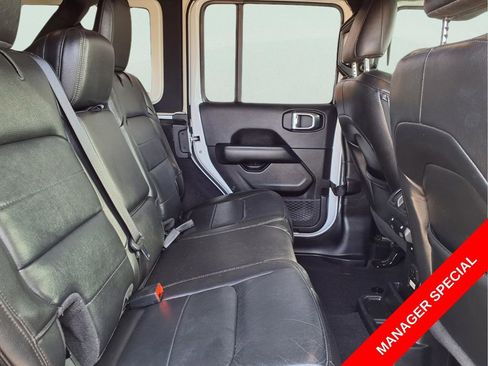Used 2022 Jeep Wrangler Unlimited Sahara AWD/4WD image 11