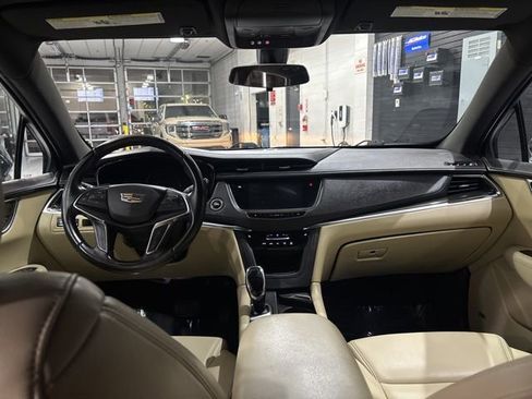 Used 2019 Cadillac XT5 AWD image 31