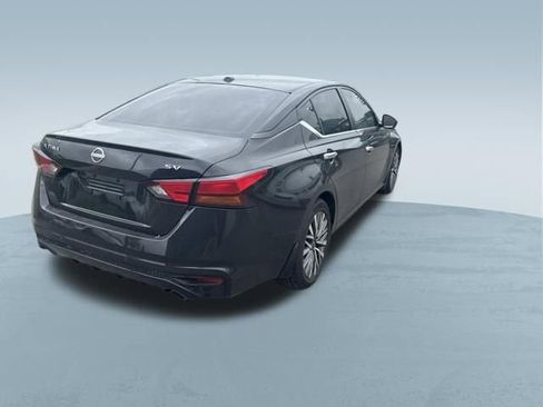 Used 2023 Nissan Altima 2.5 SV w/ SV Premium Package FWD image 14