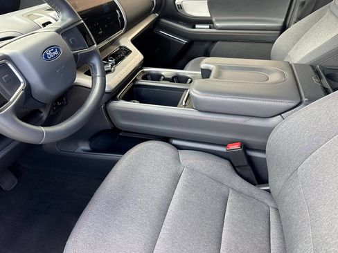 Certified 2025 Ford Expedition Active AWD/4WD image 14