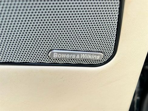 Used 2017 Maserati Levante w/ Luxury Package image 27