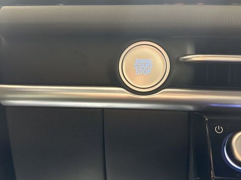 Certified 2025 Hyundai Santa Cruz SEL image 10