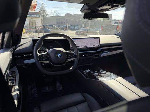 Used 2026 BMW 530i xDrive AWD/4WD image 20