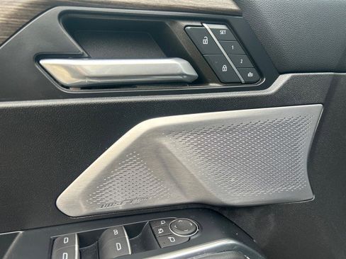 Used 2024 GMC Acadia Denali w/ Super Cruise Package image 14