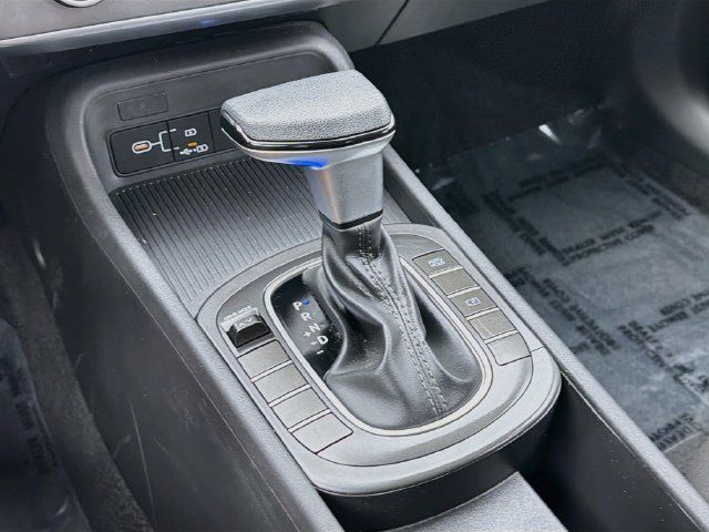 Certified 2025 Hyundai Kona SE FWD image 16