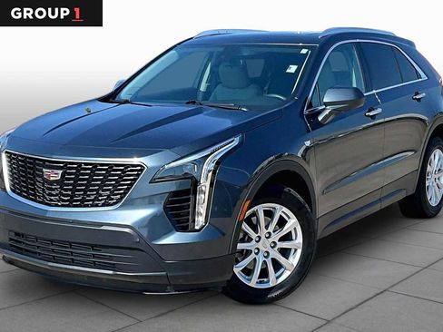 Used 2019 Cadillac XT4 Luxury w/ Cold Weather Package FWD image 1