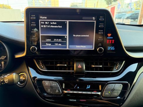 Used 2019 Toyota C-HR Limited image 13