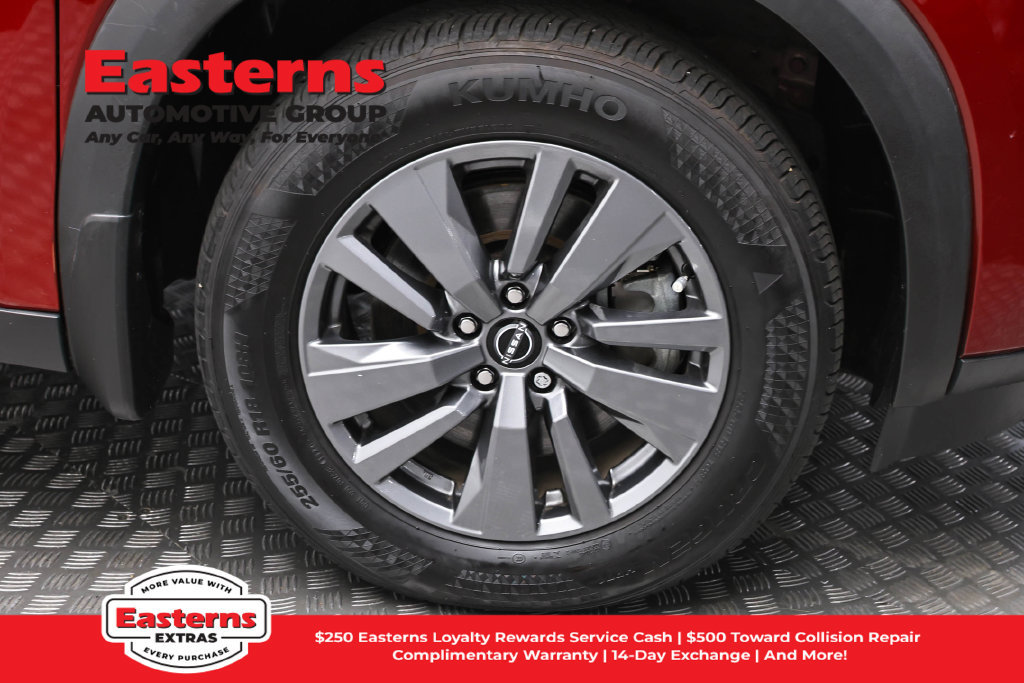 Used 2024 Nissan Pathfinder SV AWD/4WD image 34