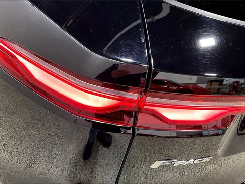 Used 2021 Jaguar F-PACE image 22