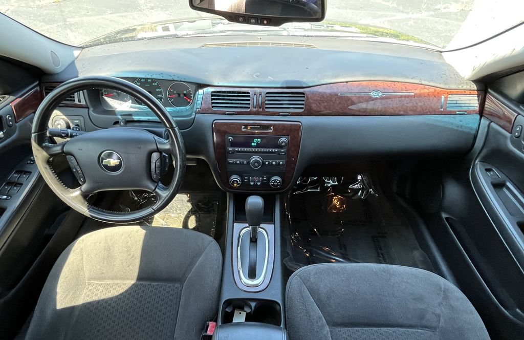 Used 2011 Chevrolet Impala LT FWD image 12