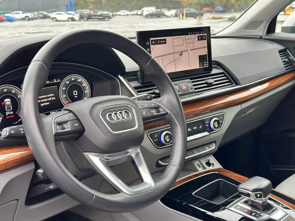 Used 2022 Audi Q5 2.0T Premium Plus w/ Premium Plus Package AWD/4WD image 12