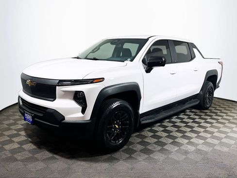 Used 2024 Chevrolet Silverado EV W/T AWD/4WD image 3