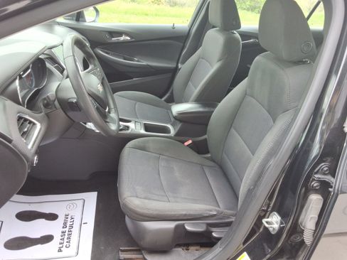 Used 2017 Chevrolet Cruze LT FWD image 27