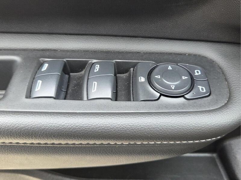 Used 2024 GMC Terrain SLE AWD/4WD image 23