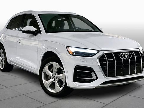 Used 2021 Audi Q5 Prestige w/ Prestige Package image 2