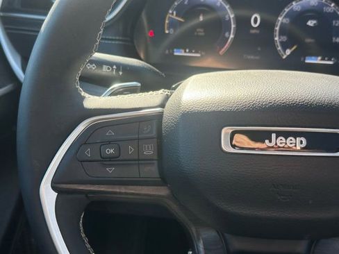 Used 2024 Jeep Grand Cherokee L Limited w/ Luxury Tech Group II image 23