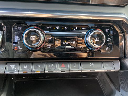 Used 2025 GMC Sierra 3500 Denali Ultimate image 42