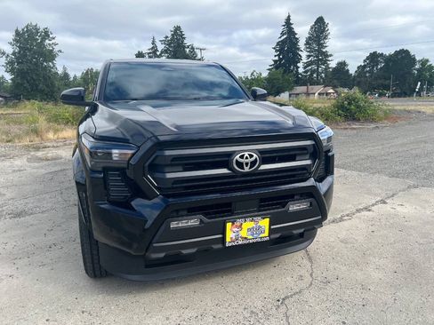 Used 2025 Toyota Tacoma SR5 RWD image 27