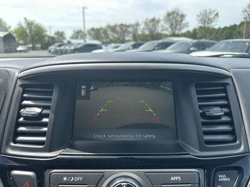 Used 2020 Nissan Pathfinder S FWD image 24