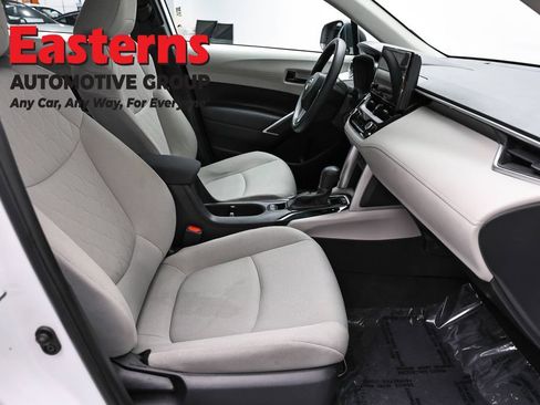 Used 2023 Toyota Corolla Cross L AWD/4WD image 23