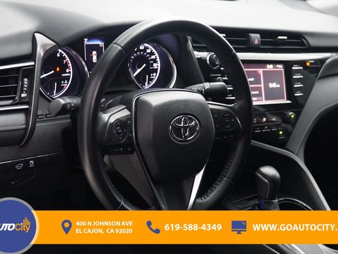 Used 2019 Toyota Camry SE w/ Carpet Mat Package FWD image 18