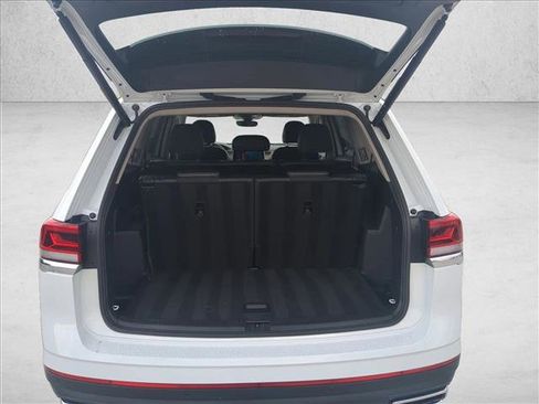 Used 2025 Volkswagen Atlas SE image 6