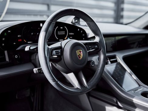 Used 2021 Porsche Taycan 4S image 37