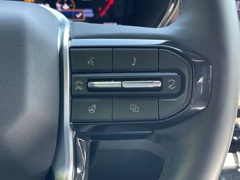 Used 2025 Chevrolet Colorado ZR2 w/ Technology Package image 7