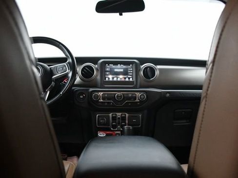 Used 2020 Jeep Wrangler Unlimited Rubicon w/ Dual Top Group AWD/4WD image 11