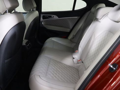 Used 2022 Genesis G70 3.3T RWD image 17