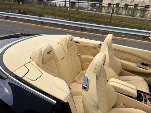 Used 2017 Bentley Continental GT image 28
