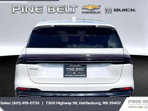 Used 2024 Lincoln Nautilus Premier image 4