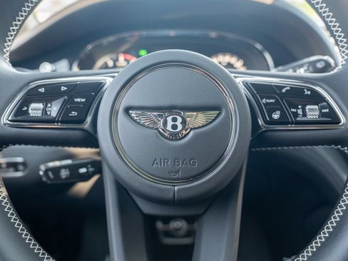 Used 2024 Bentley Bentayga Extended Wheelbase AWD/4WD image 15