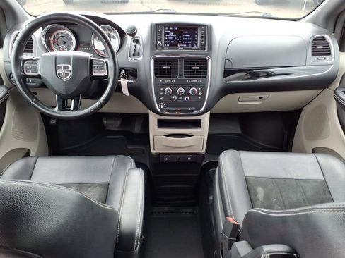 Used 2019 Dodge Grand Caravan SXT FWD image 12