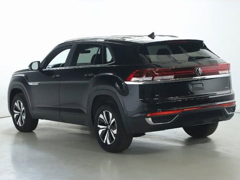 Used 2025 Volkswagen Atlas Cross Sport SE AWD/4WD image 39