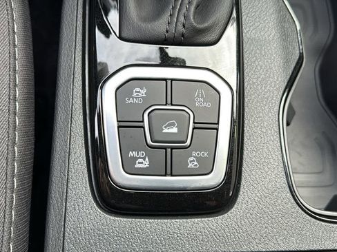 New 2026 Nissan Frontier SV w/ Tow Package image 21