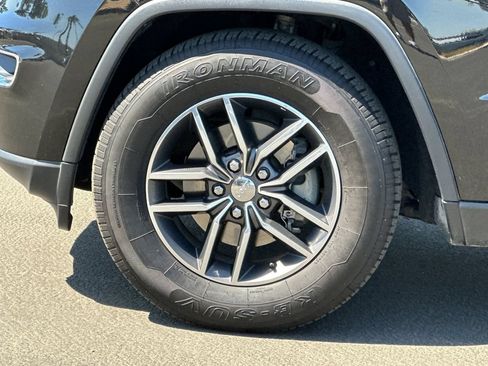 Used 2017 Jeep Grand Cherokee Limited w/ Luxury Group II RWD image 25