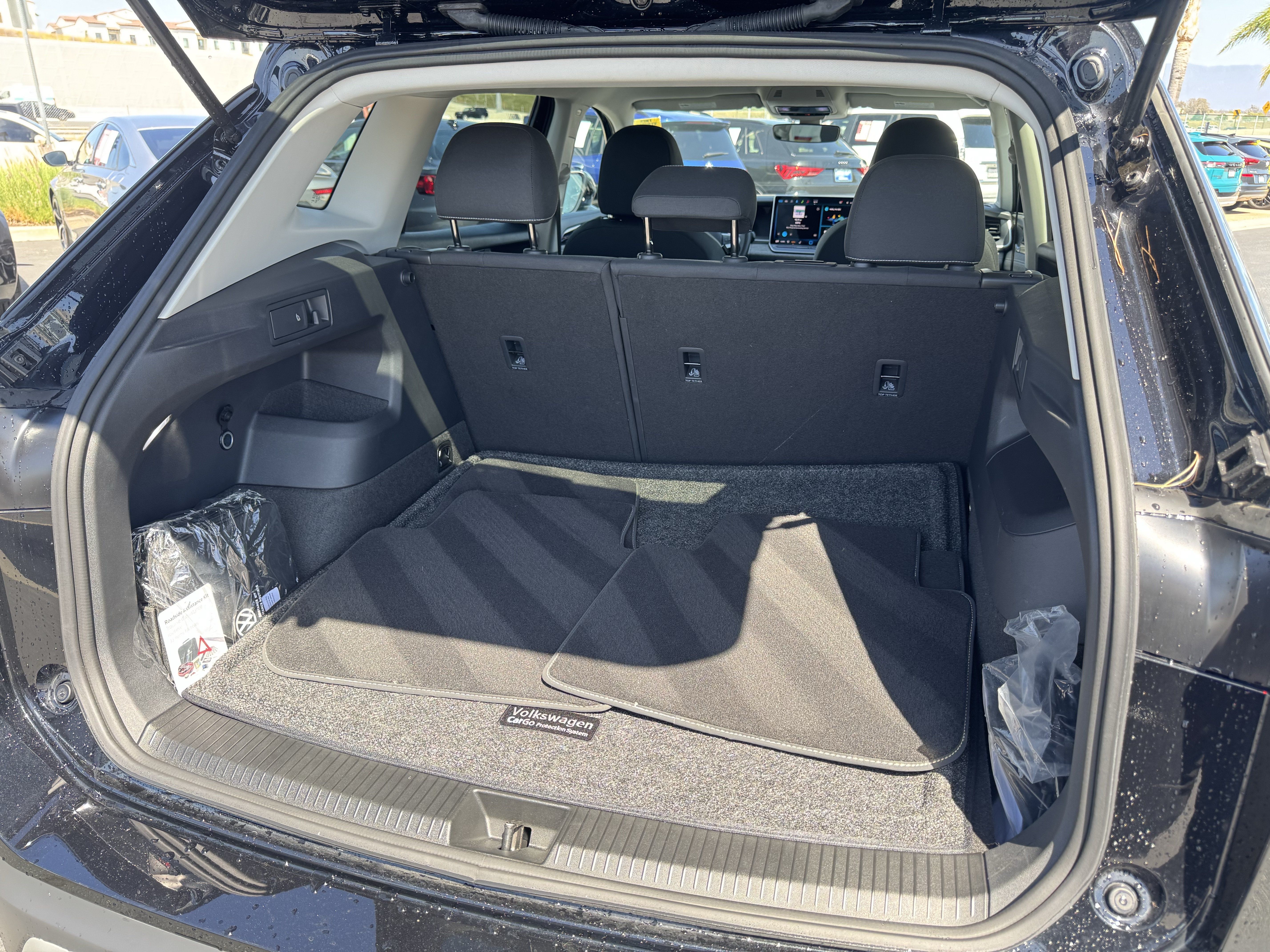 Certified 2025 Volkswagen Tiguan S FWD image 33