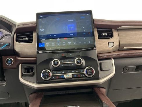 Used 2024 Ford Expedition Limited image 25