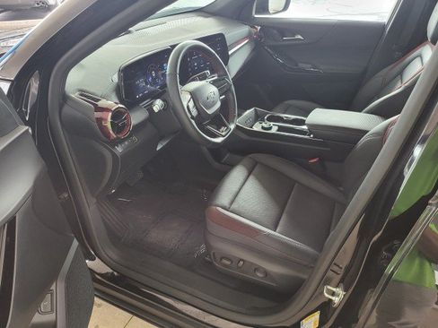 Used 2025 Chevrolet Equinox RS w/ Safety and Technology Package AWD/4WD image 8