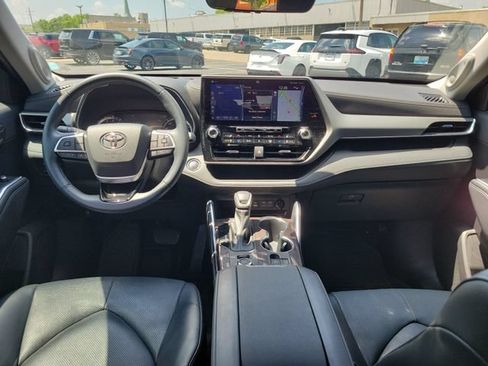 Used 2022 Toyota Highlander Platinum AWD/4WD image 8