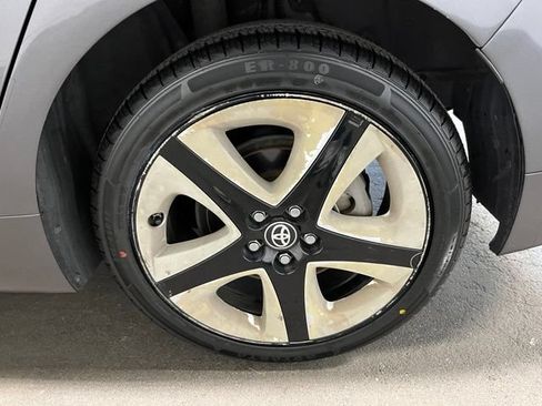 Used 2016 Toyota Prius Three Touring FWD image 21