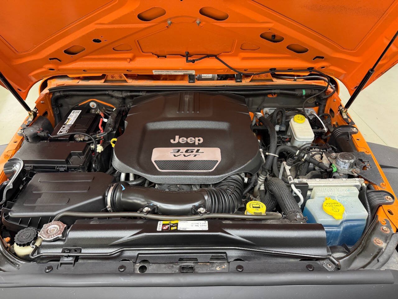 Used 2012 Jeep Wrangler Unlimited Sport AWD/4WD image 7