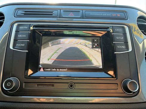 Used 2016 Volkswagen Tiguan S FWD image 25